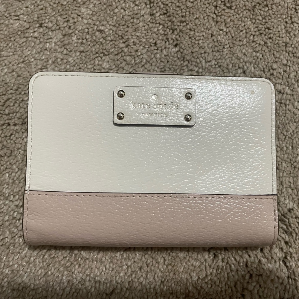 Kate Spade Tellie Wallet Cream Neutral Colors NWOT